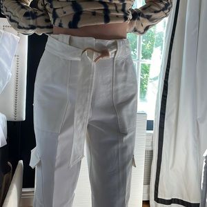 White trouser with belt